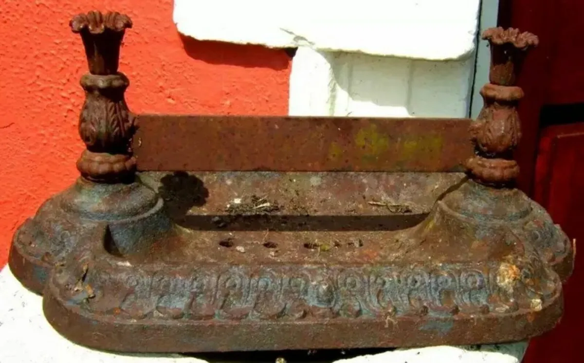 Vintage Cast Iron Boot Scraper - Image 2