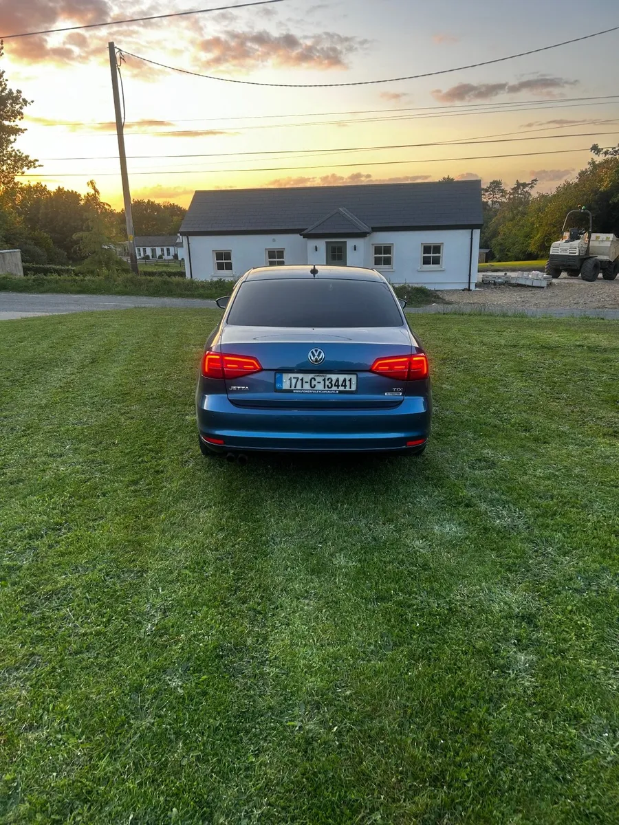 171 VW JETTA 2.0L TDI HIGHLINE - Image 2