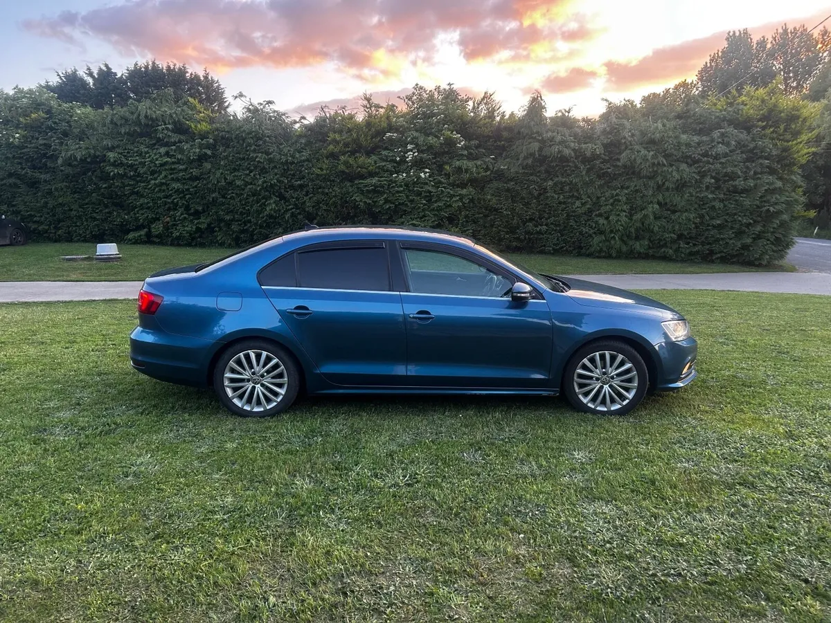 171 VW JETTA 2.0L TDI HIGHLINE - Image 3