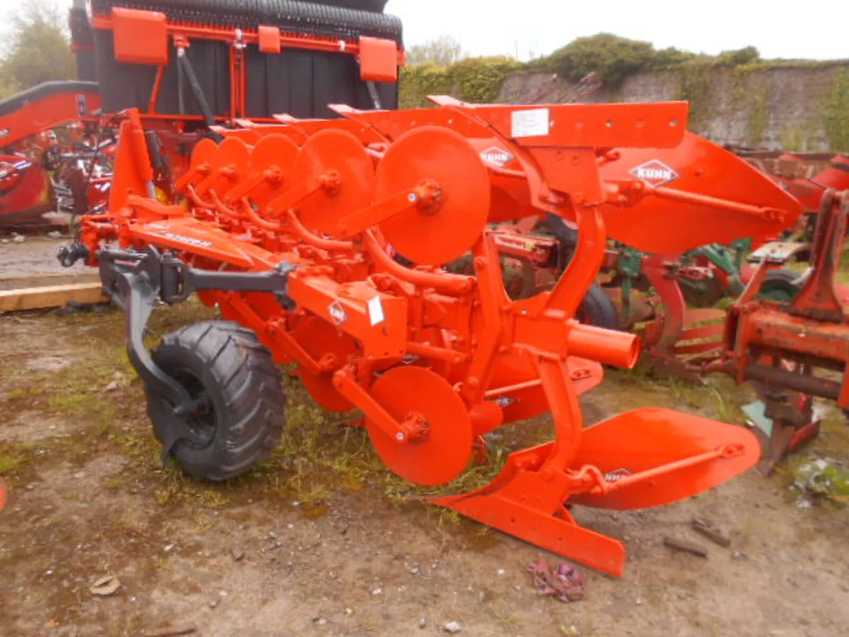 KUHN MULTI MASTER 5F (4+1) VARI WIDTH PLOUGH @ 0% - Image 1