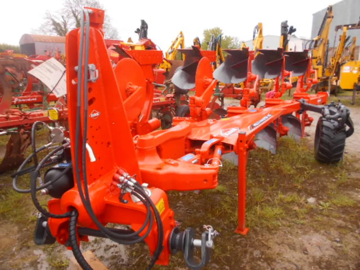 KUHN MULTI MASTER 5F (4+1) VARI WIDTH PLOUGH @ 0% - Image 2