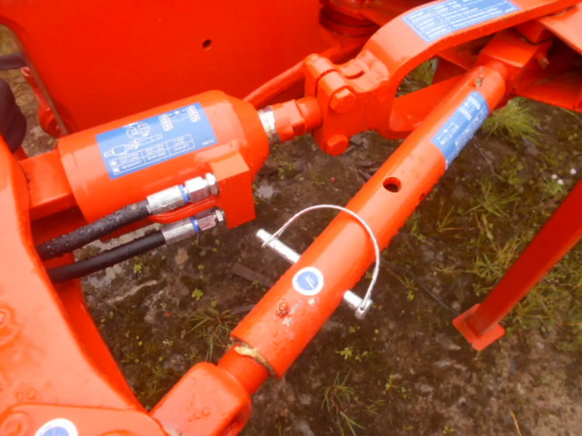 KUHN MULTI MASTER 5F (4+1) VARI WIDTH PLOUGH @ 0% - Image 4