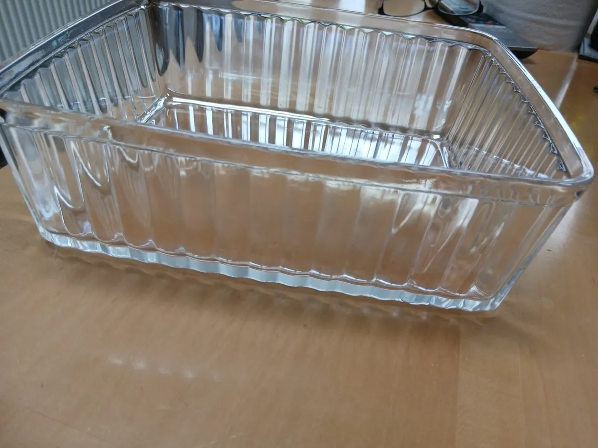 Arcuisine rectangular oven baking/roasting dish - Image 1