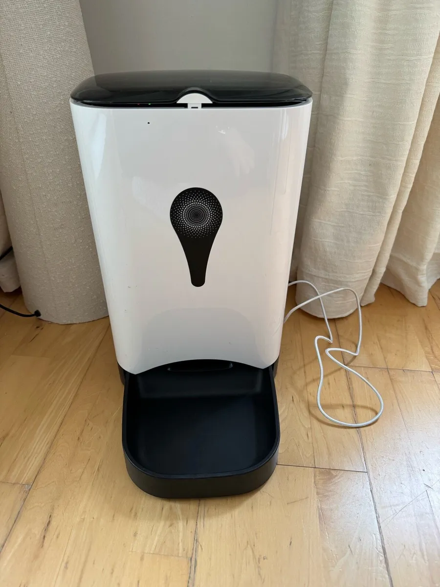 automatic pet feeder - Image 1