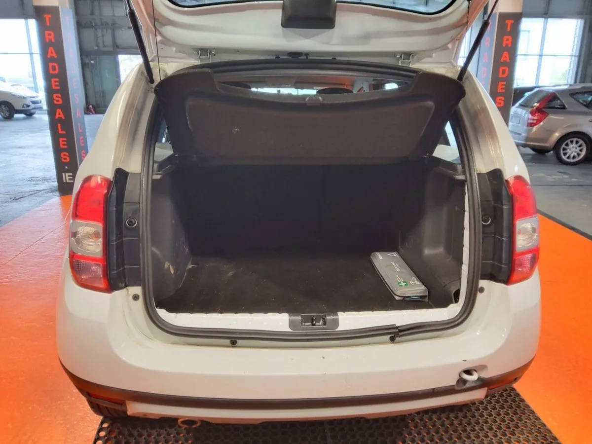 Dacia Duster 1.5 dCi 110 EDC Signature - Image 4