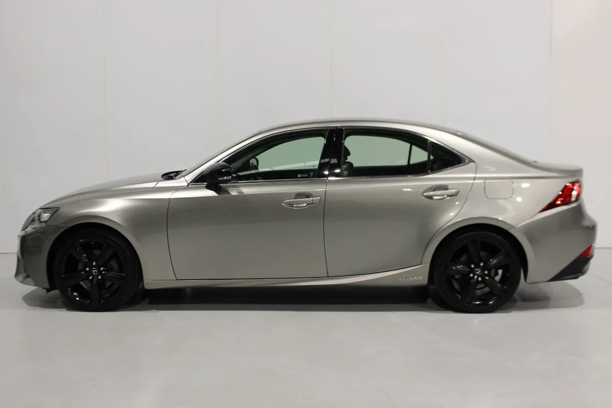 Lexus IS 2016 - Image 4