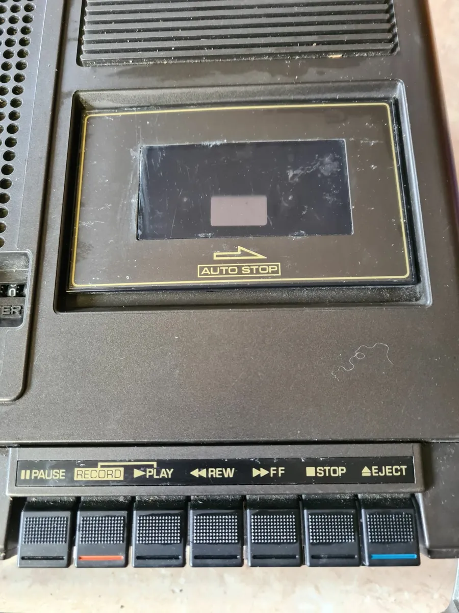 TV and radio cassette player - Image 4
