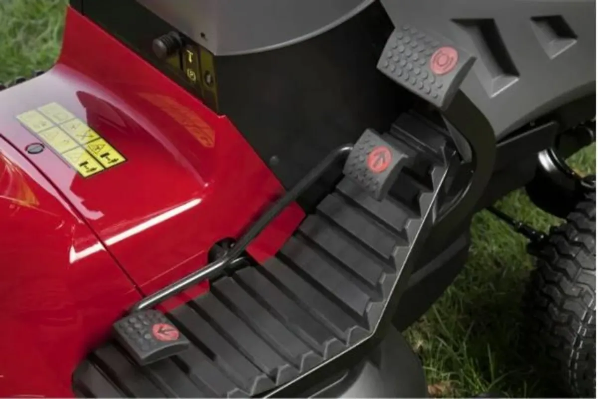 CastelGarden PTX210HD Ride-on Lawnmower - Image 3