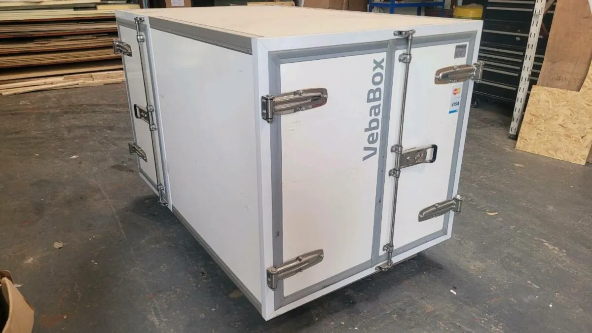 Refrigerated box - Image 1
