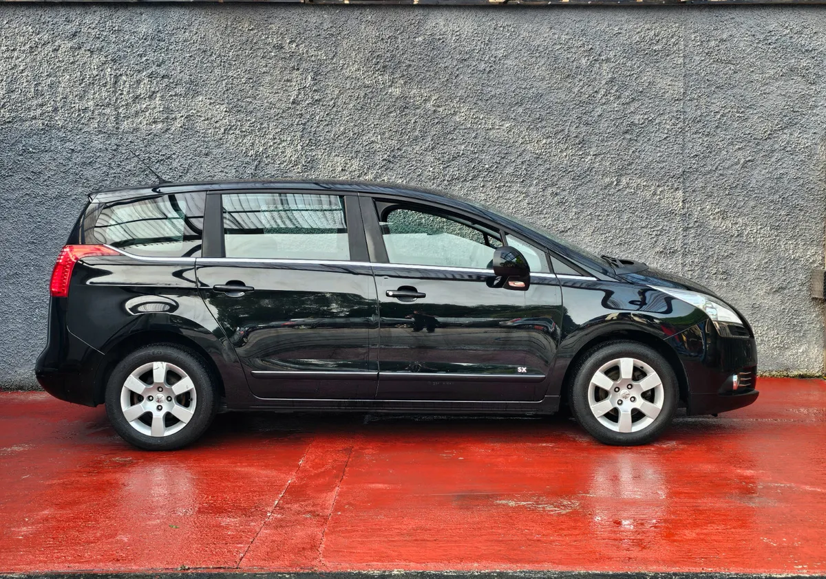 Peugeot 5008 1.6 hdi 7 sester. Only 134km - Image 4