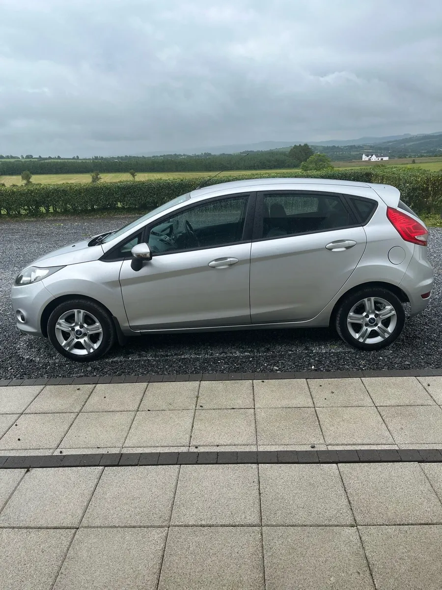 Ford fiesta - Image 2