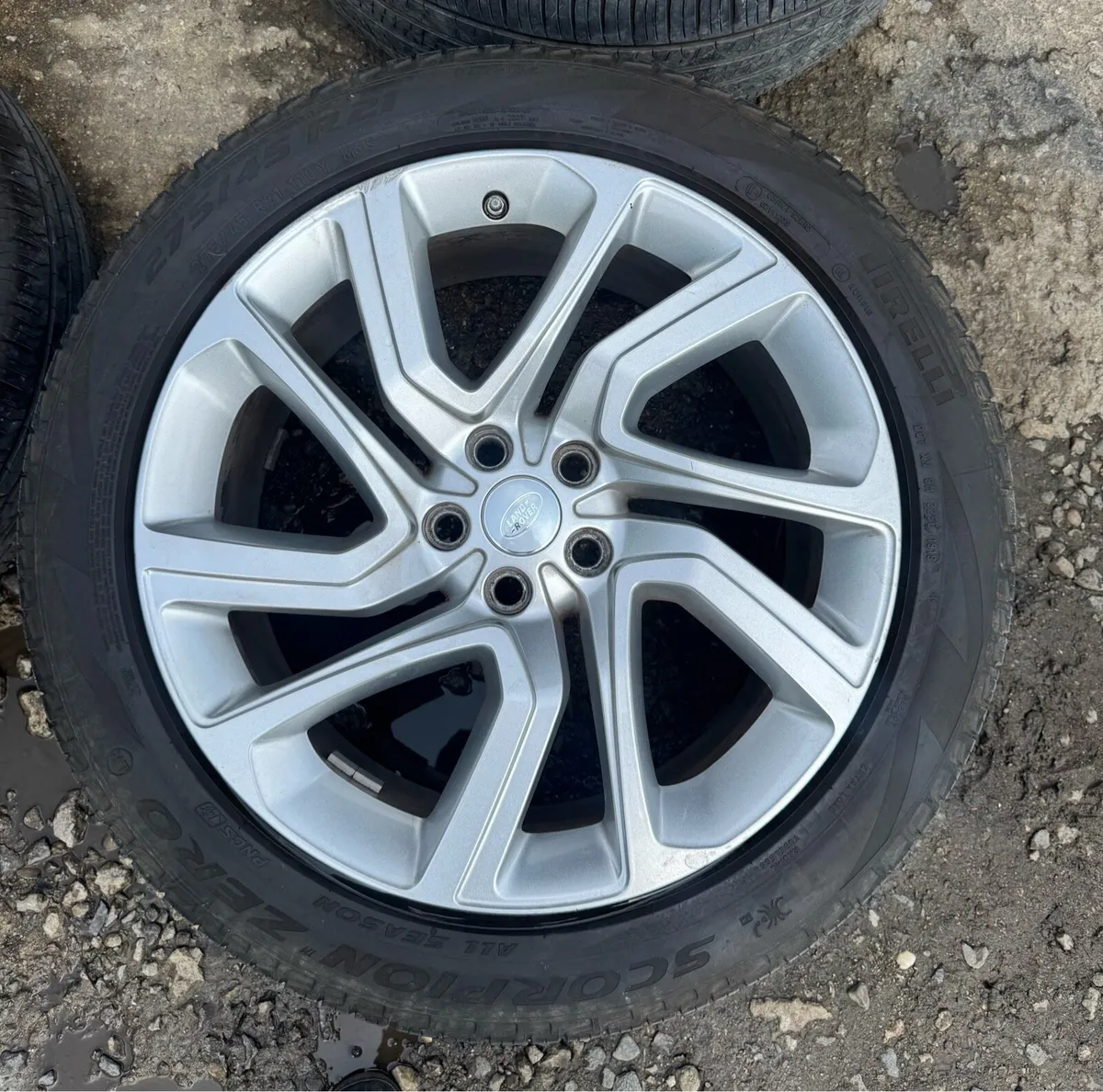 Land Rover Range Rover Alloys - Image 1
