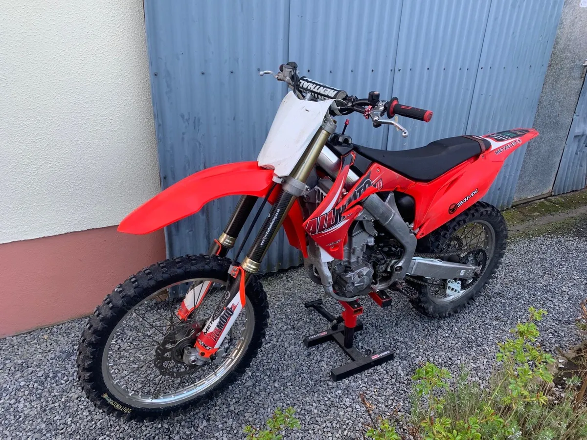2010 Honda crf250r dirtbike - Image 1