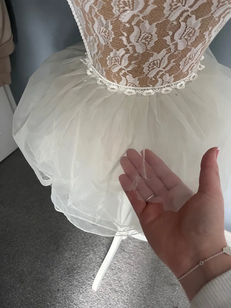 Mannequin stand decoration - Image 1