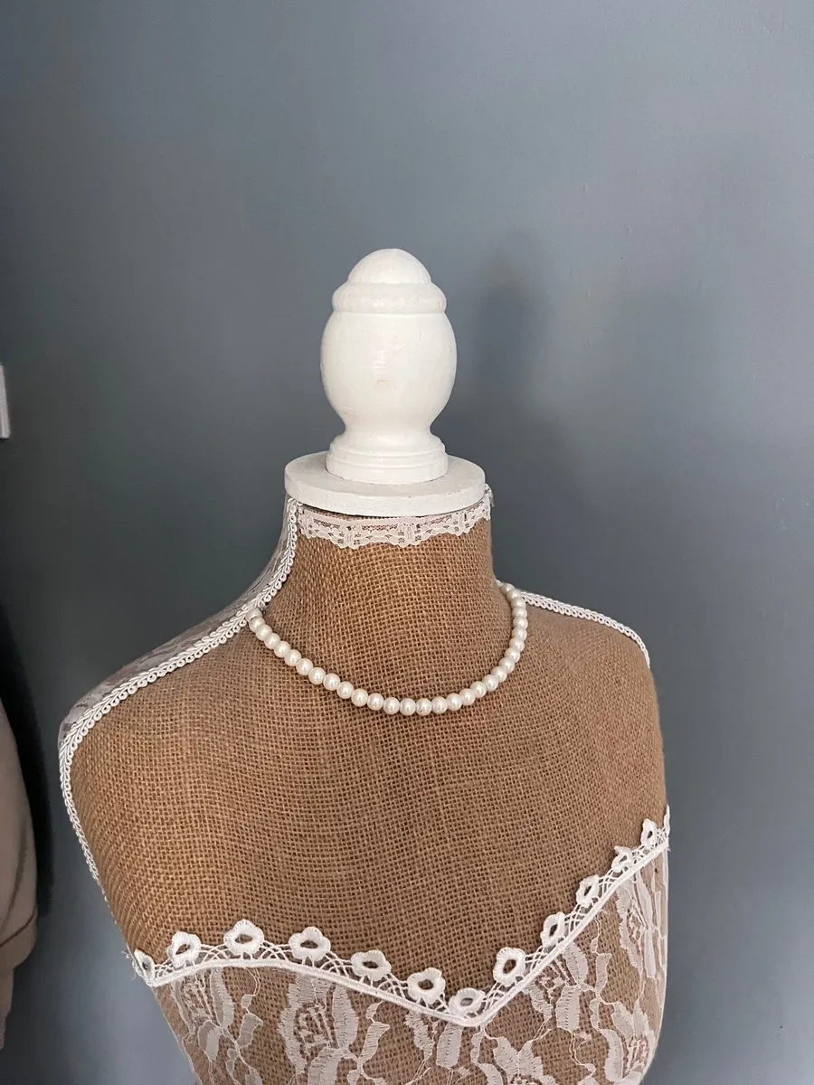 Mannequin stand decoration - Image 3