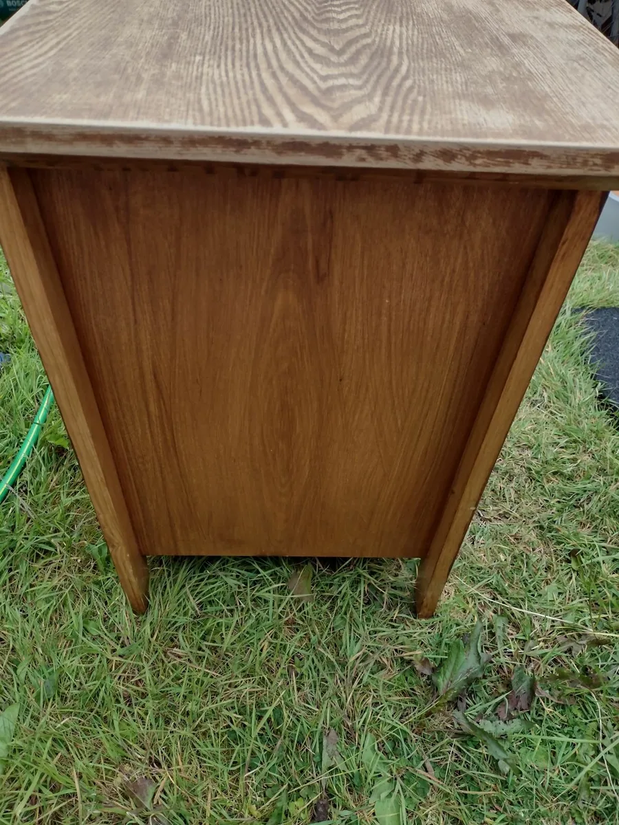 Very heavy solid Oak side table with drawers - Image 2