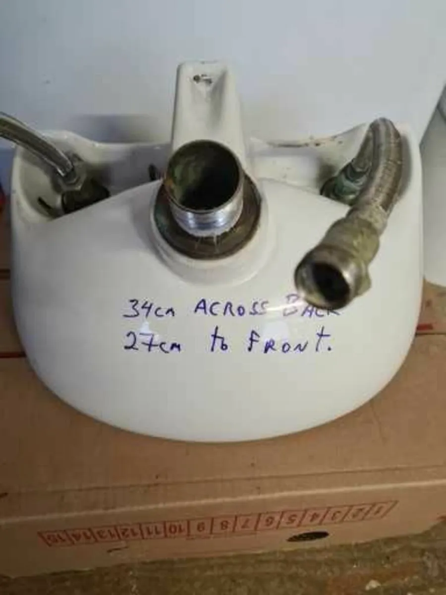 Bathroom ceramic space saving wall mounted sink - Image 2