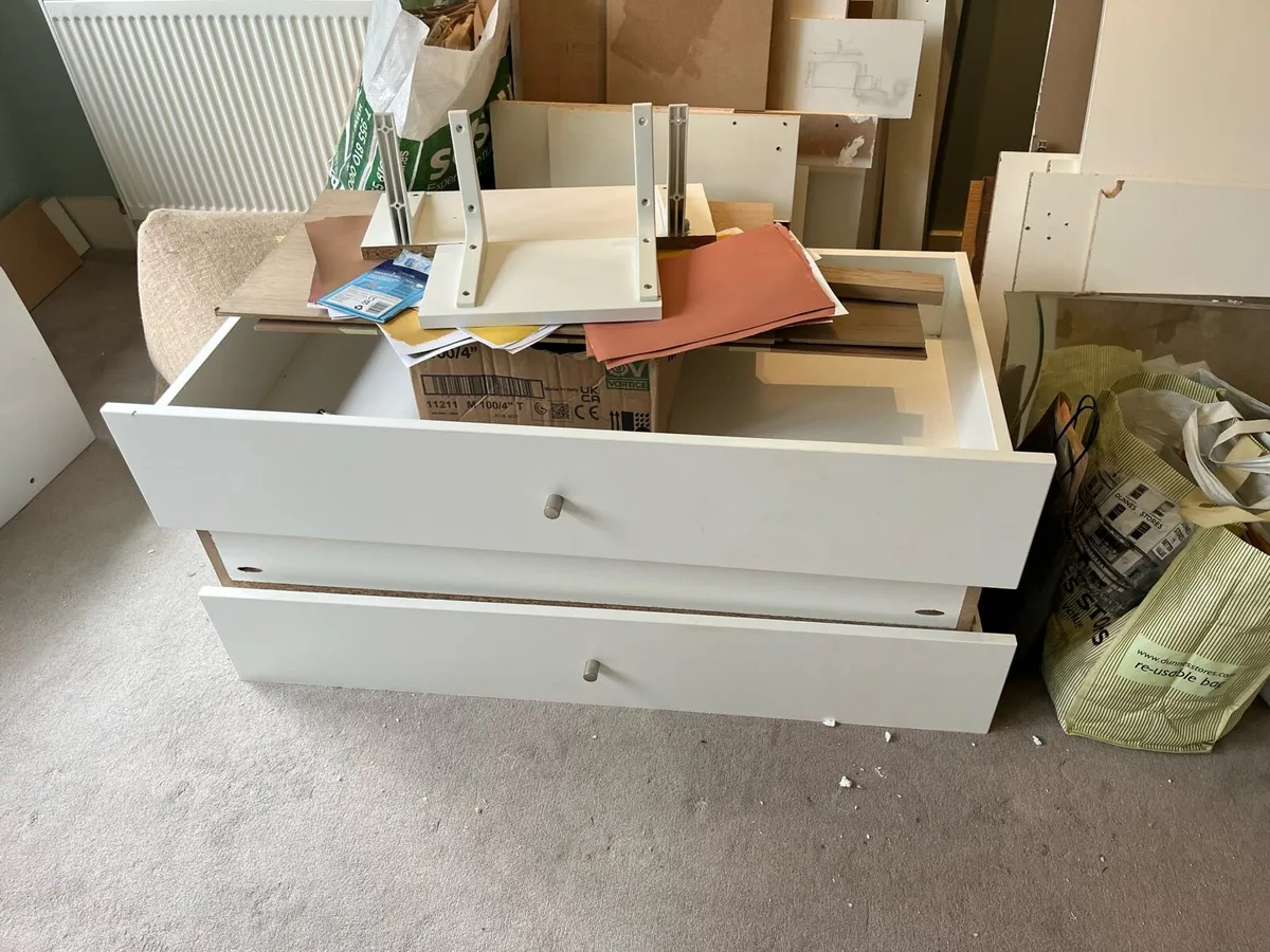 Bathroom/Bedroom leftovers - Image 2