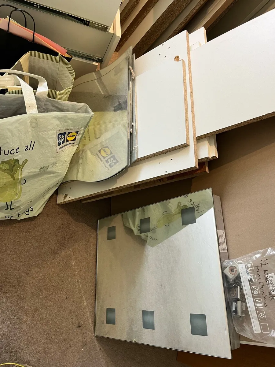 Bathroom/Bedroom leftovers - Image 4