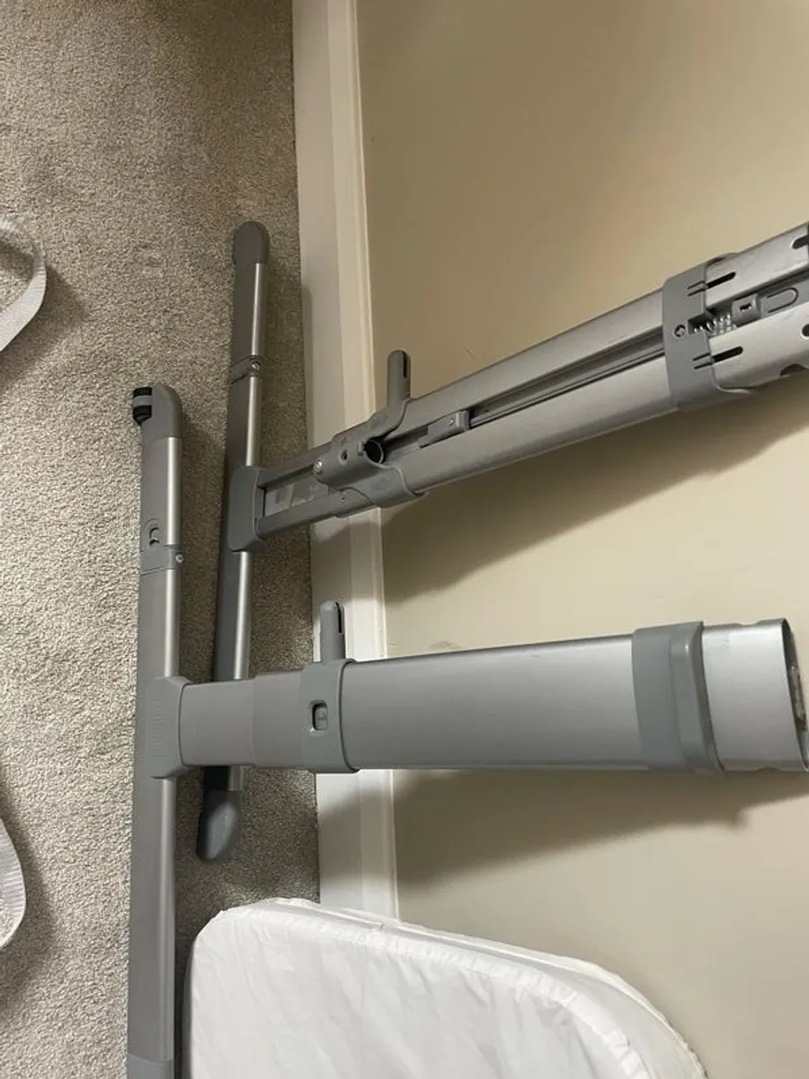 FREE chicco next2me co sleeper crib - Image 1