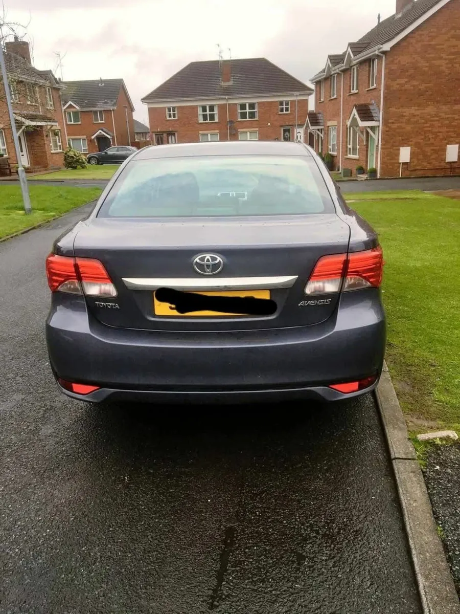 Toyota Avensis 2014 - Image 2