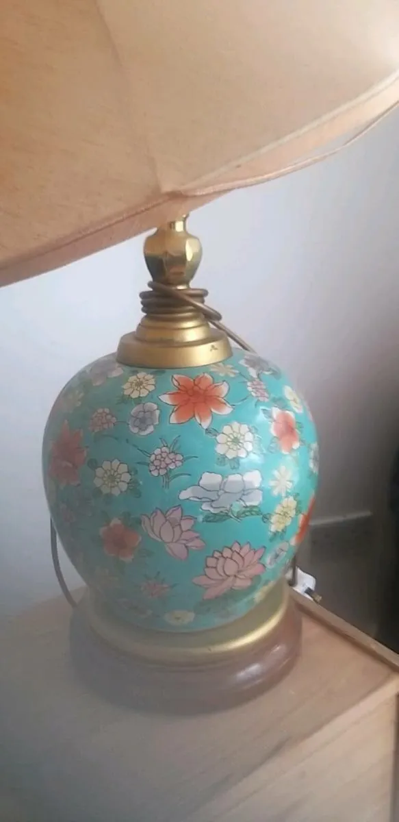 Two large pair of lamps antique gave a lot of mone - Image 3