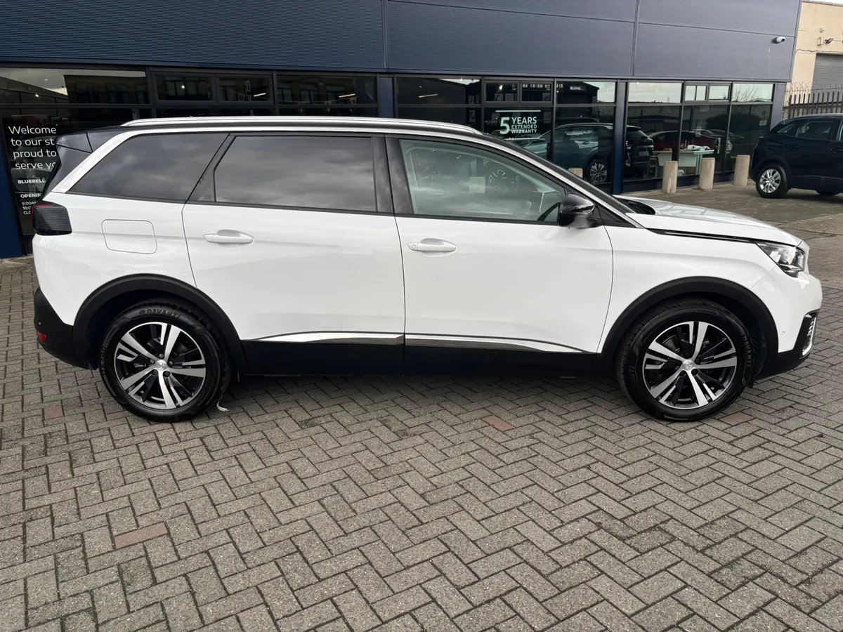 2020 Peugeot 5008 Allure 1.5 automatic - Image 3