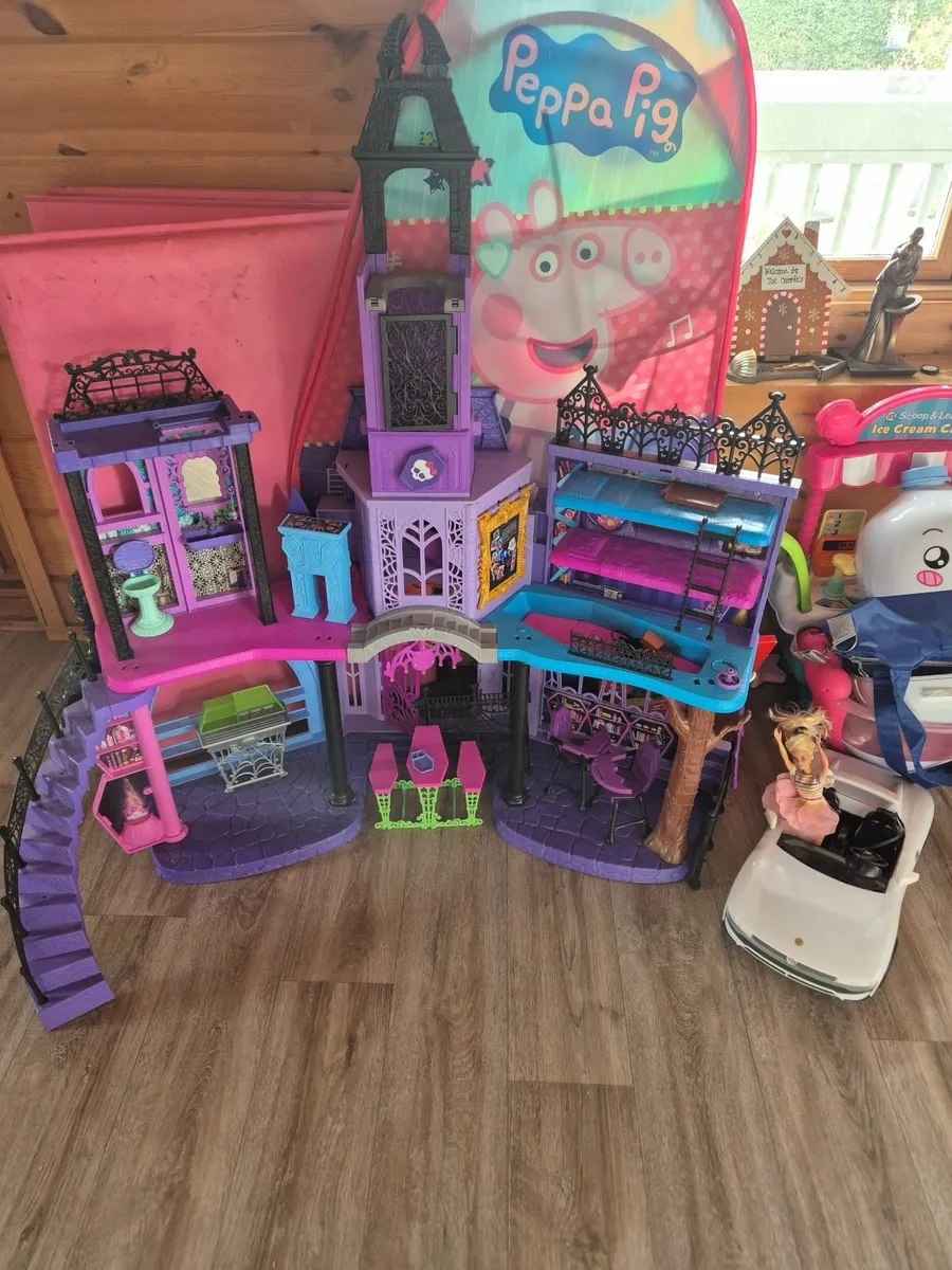 Doll house