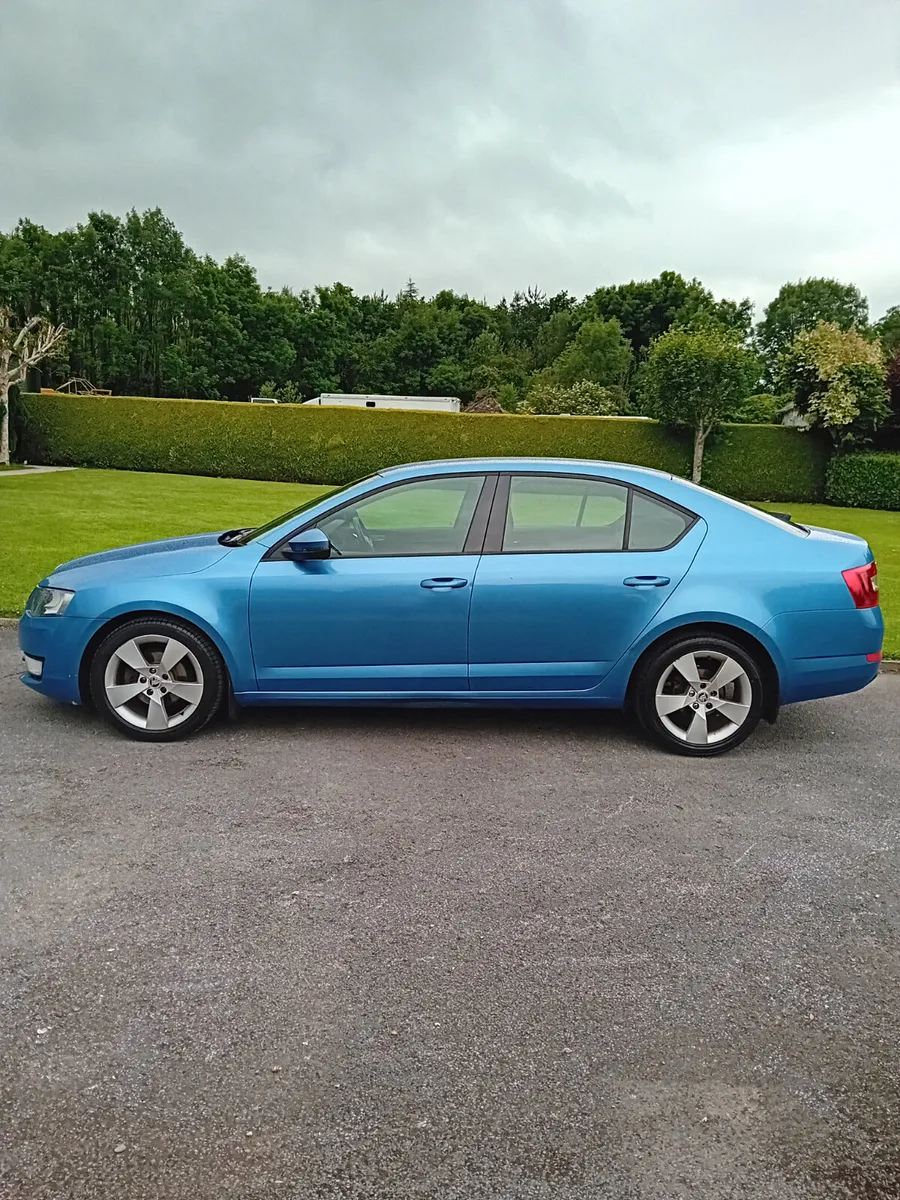 Skoda Octavia 2015 - Image 2