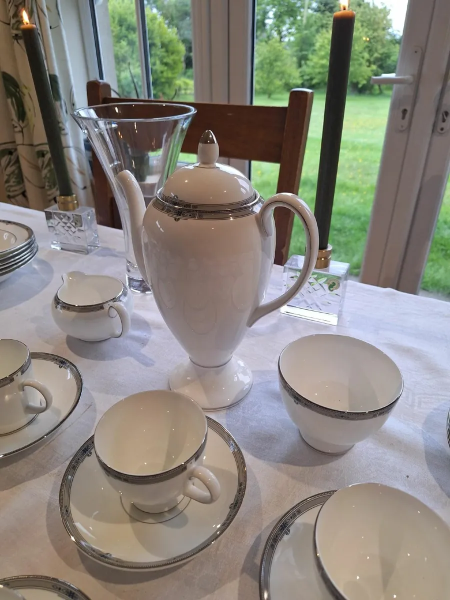 Wedgewood Amhurst Dinner Service - Image 2