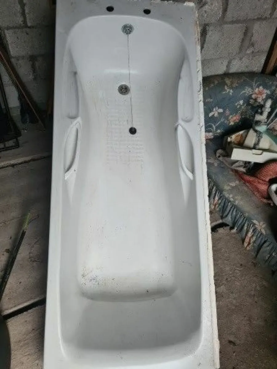 Bathroom suite, - Image 1