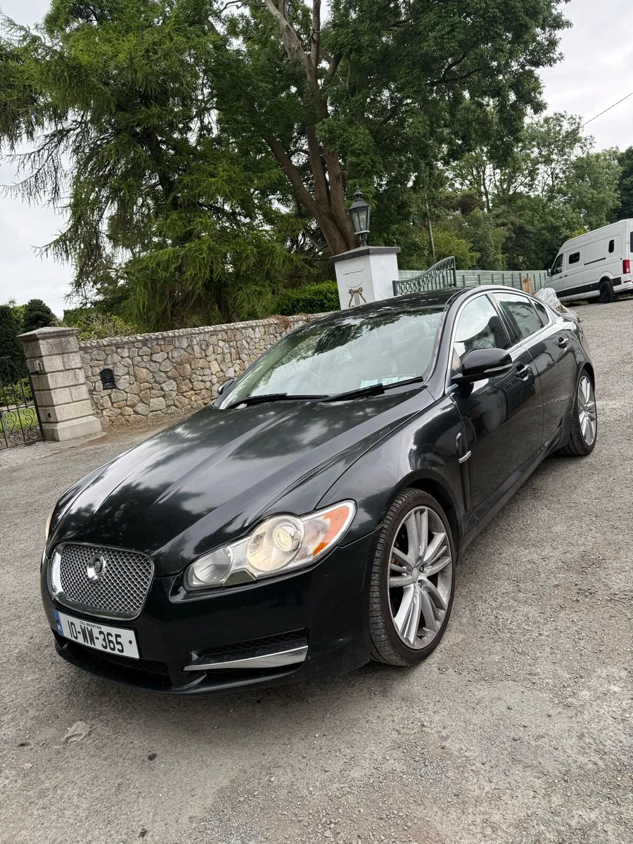 Jaguar XFS - Image 1