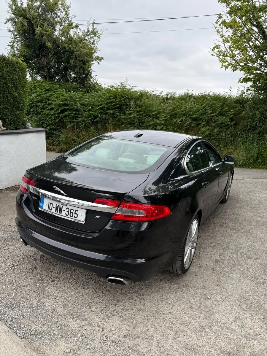 Jaguar XFS - Image 4