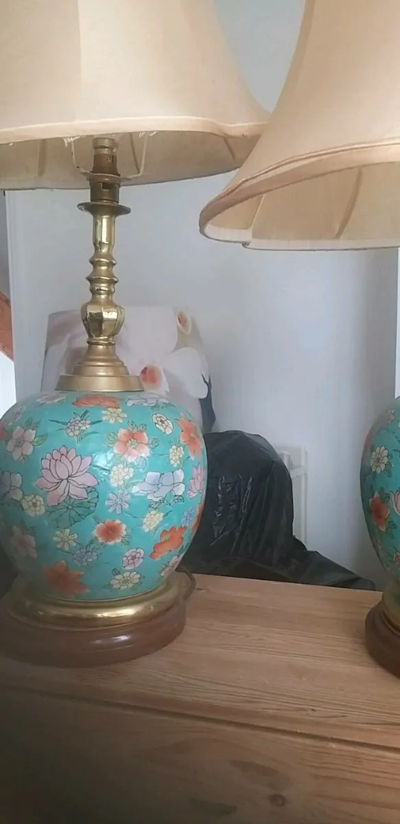 Two large pair of lamps antique gave a lot of mone - Image 1