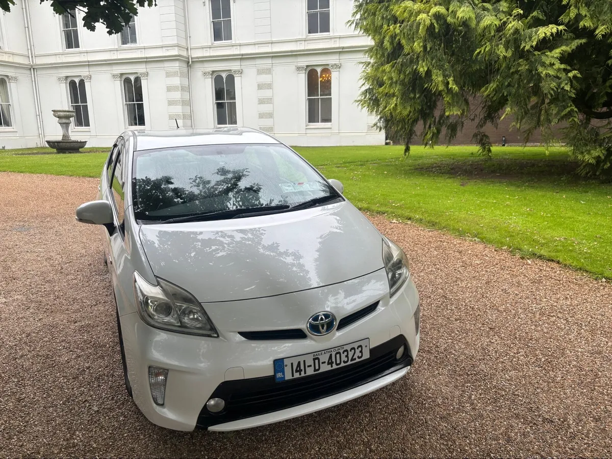 2014 Toyota Prius 1.8 hybrid electric automatic - Image 2