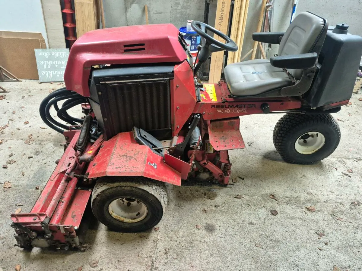 Toro cylinder mower - Image 3