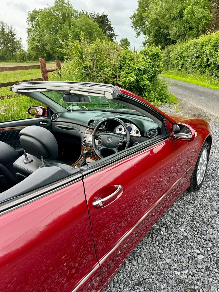 Stunning low mileage Mercedes CLK plus taxed - Image 4
