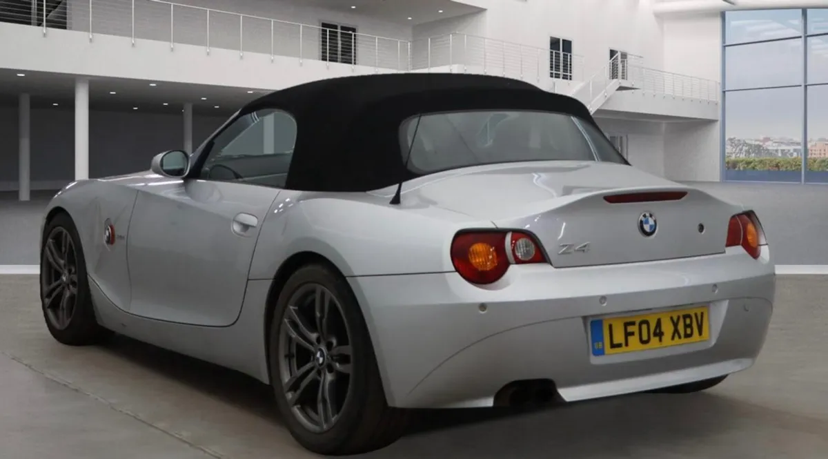 BMW Z4 2004 - Image 2