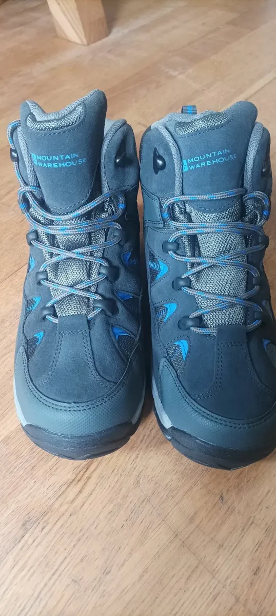 Hiking Boots Brand NEW - Image 2
