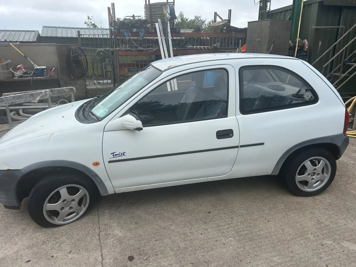 Vauxhall Corsa 1995 - Image 4