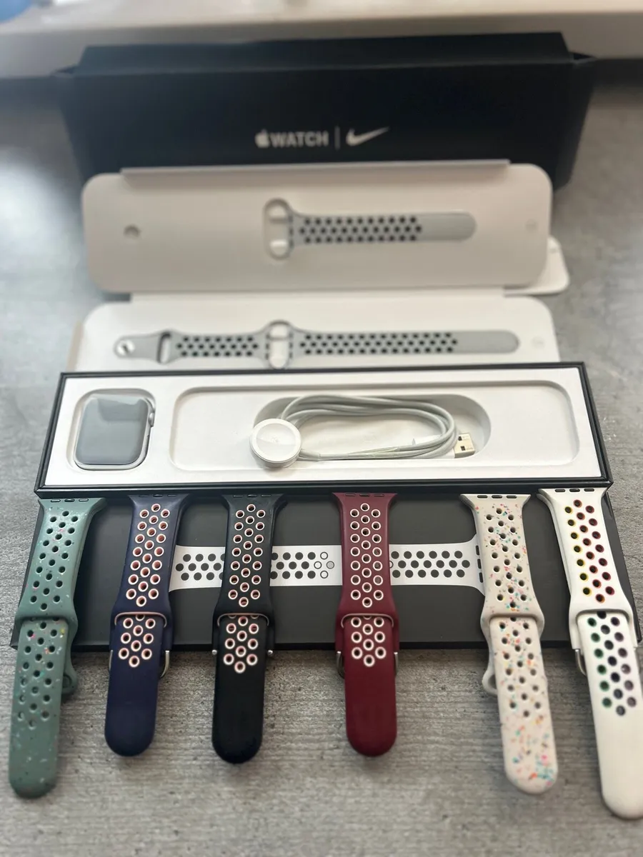 Limited Edition Nike Apple Watch - Image 4