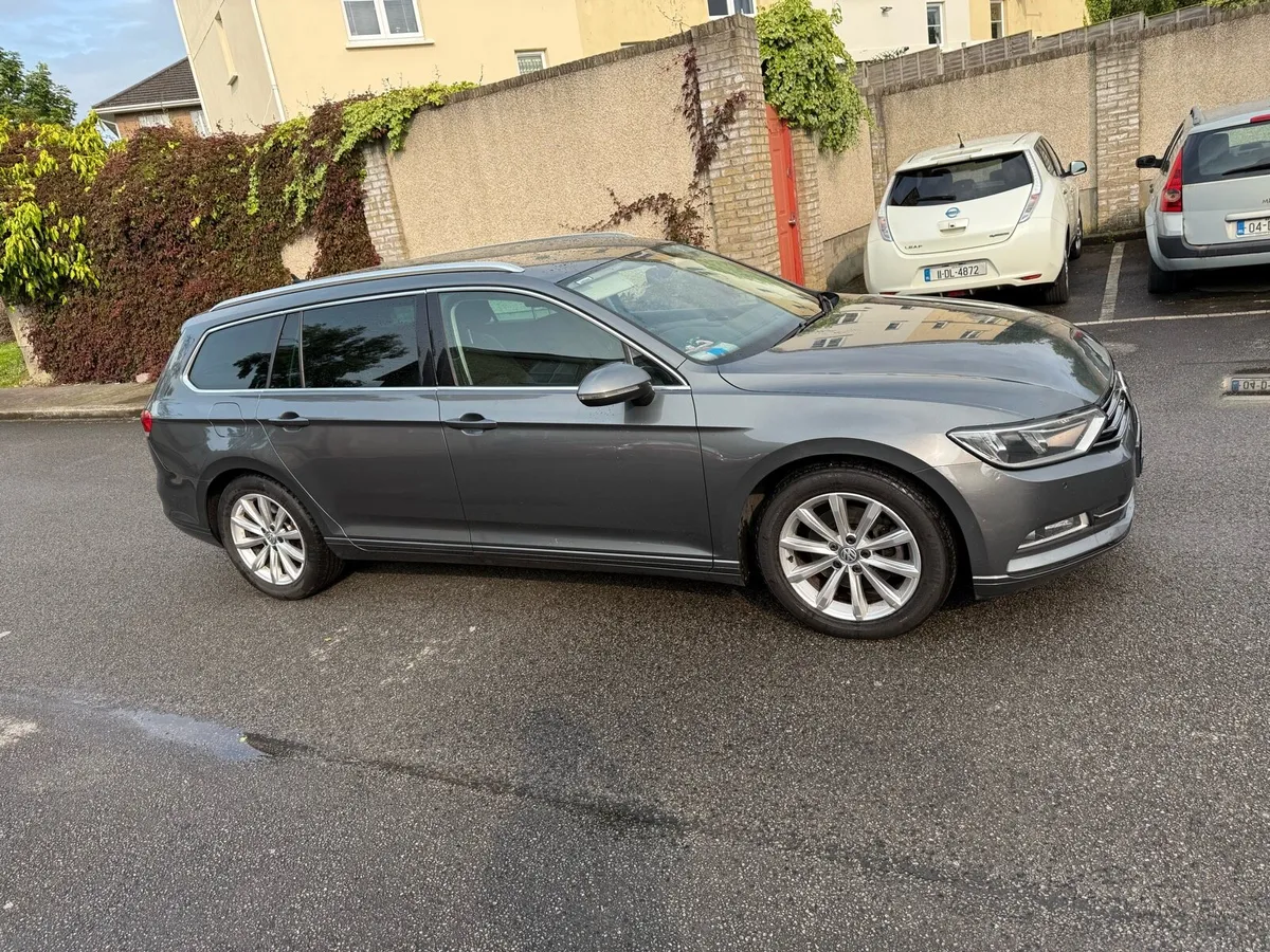 Volkswagen Passat - Image 2