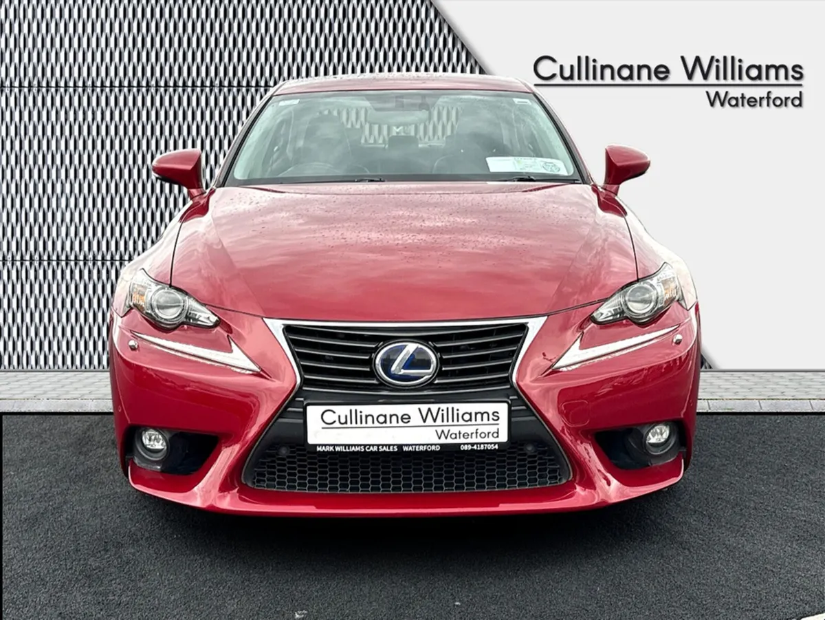 Lexus IS 2016 EXEC EDITION AUTOMATIC 2.5 PETROL HY - Image 2