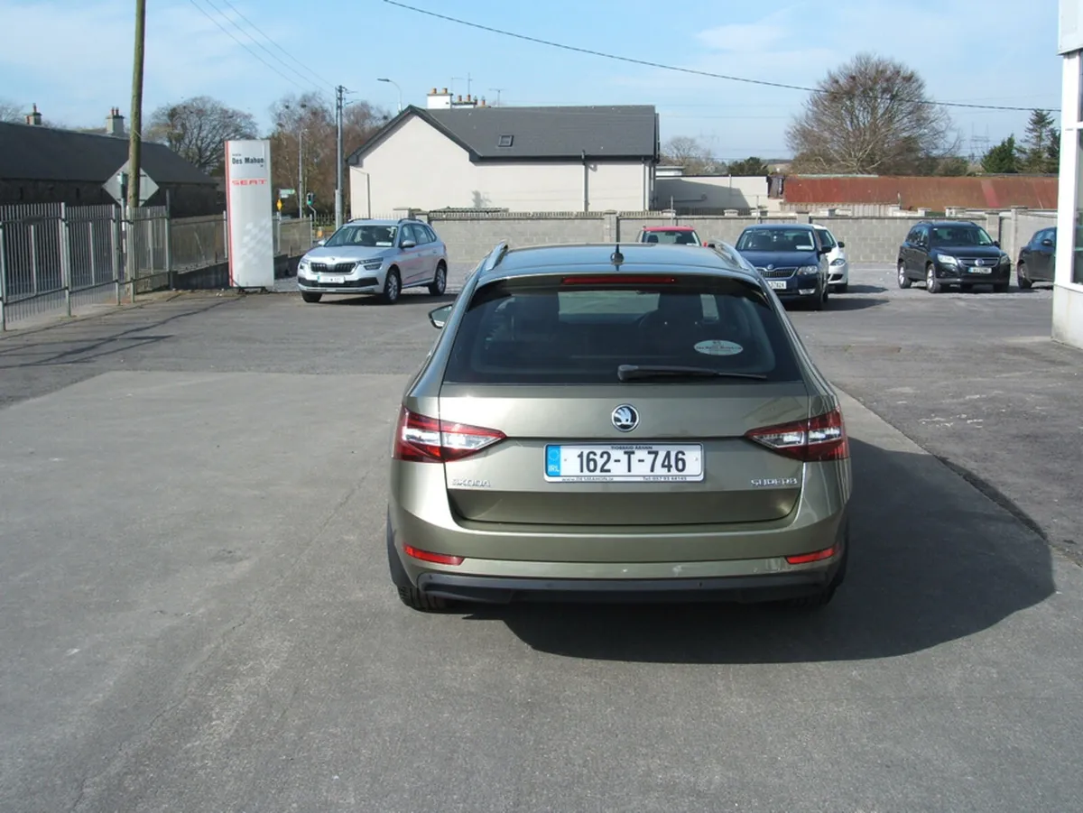 Skoda Superb COMBI AMBITION 2.0 TDI 190BHP 4 4DR - Image 4