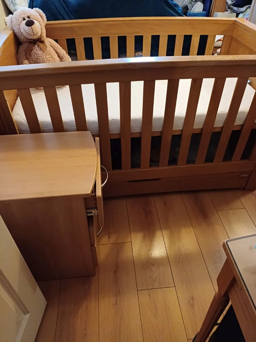 Mama’s and Papas bed - Image 1
