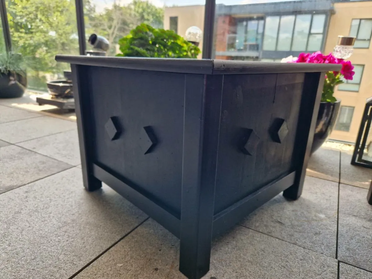2 wooden planters - Image 2