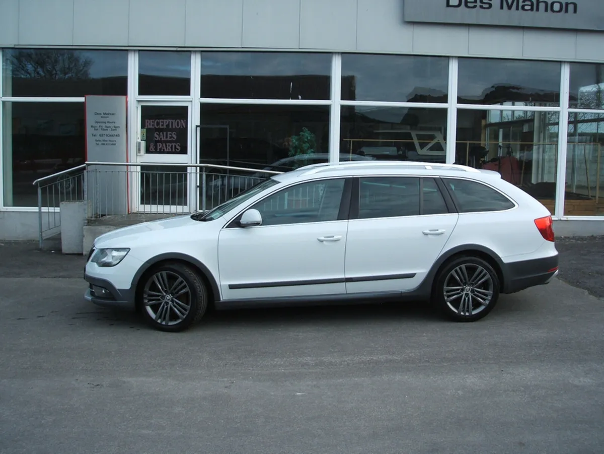 Skoda Superb 2.0 TDI CR 4X4 LE TOUR DE FRANCE - Image 2