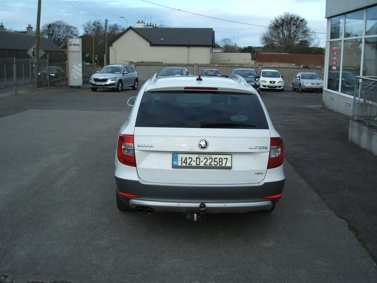Skoda Superb 2.0 TDI CR 4X4 LE TOUR DE FRANCE - Image 3