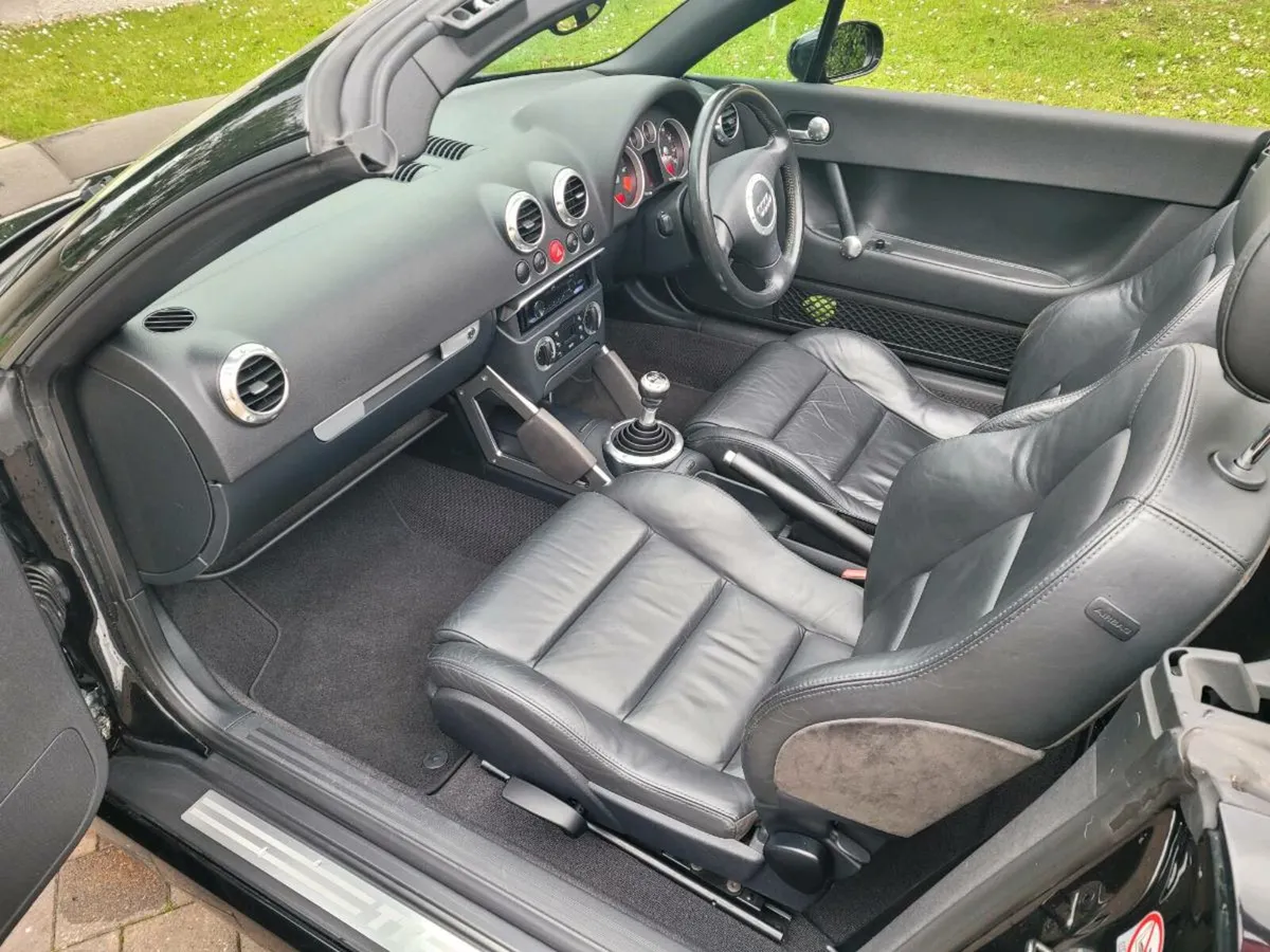 Audi TT Cabriolet 1.8cc - Image 4