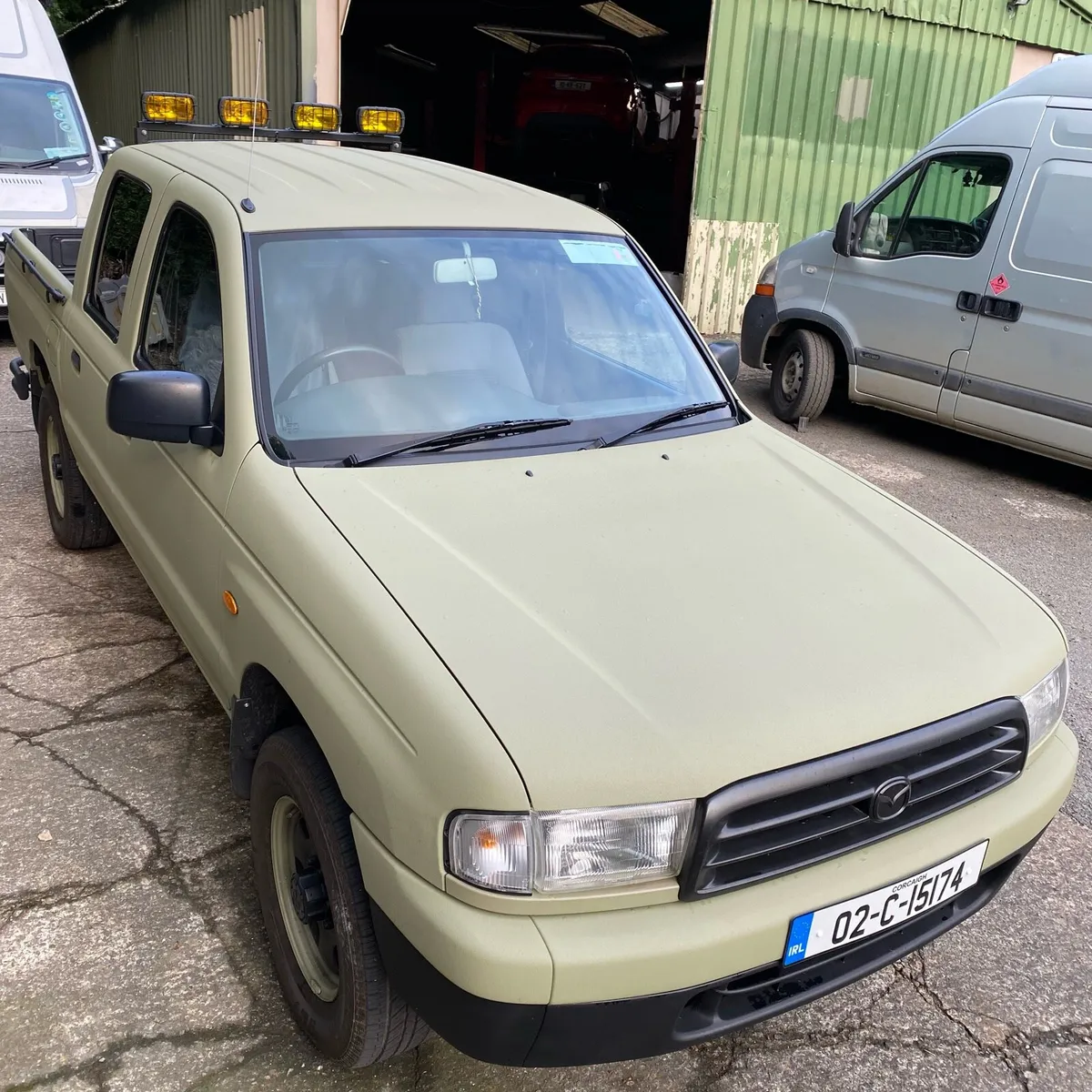 Mazda B2500  (2002)-FULLY RESTORED- 1 Owner. - Image 4